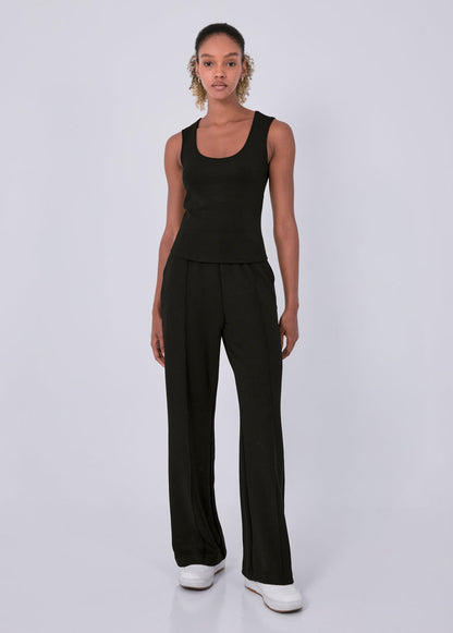 Women's Scoop Neck Tank Black