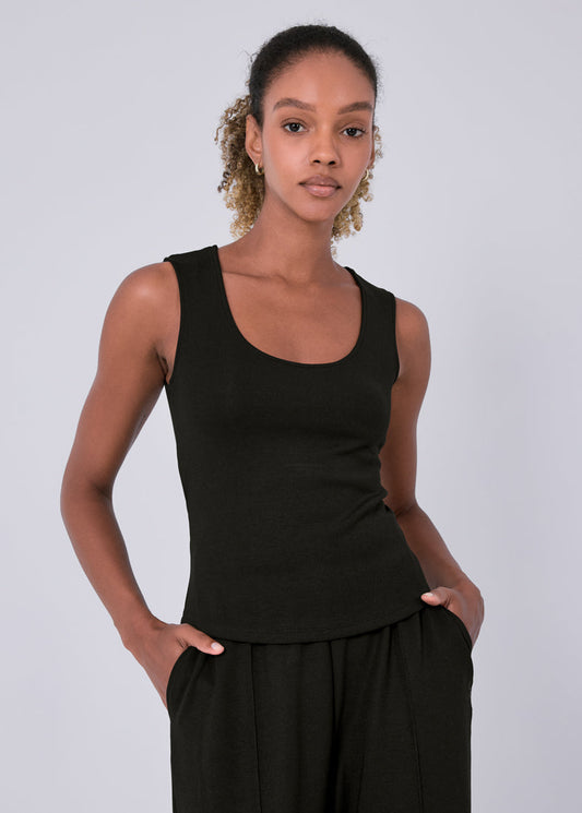 Women's Scoop Neck Tank Black